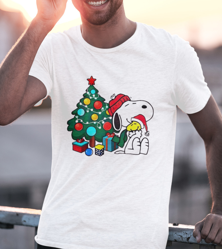 Peanuts Snoopy With Woodstock And Christmas Tree And Gifts T-Shirt