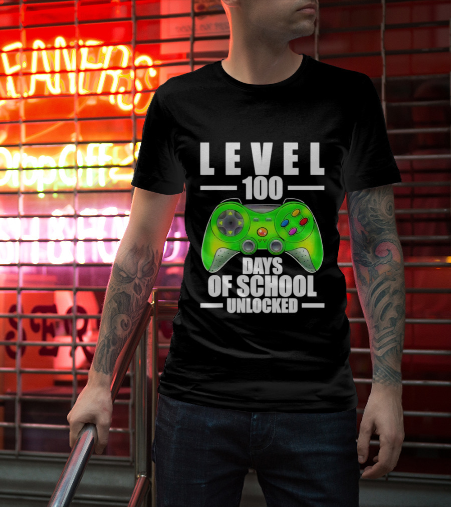 LEVEL 100 DAYS OF SCHOOL UNLOCKED GAMING CONTROLLER T-Shirt