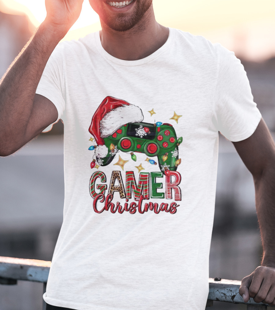 Gamer Christmas Santa Hat Game Controller Holiday Lights T-Shirt