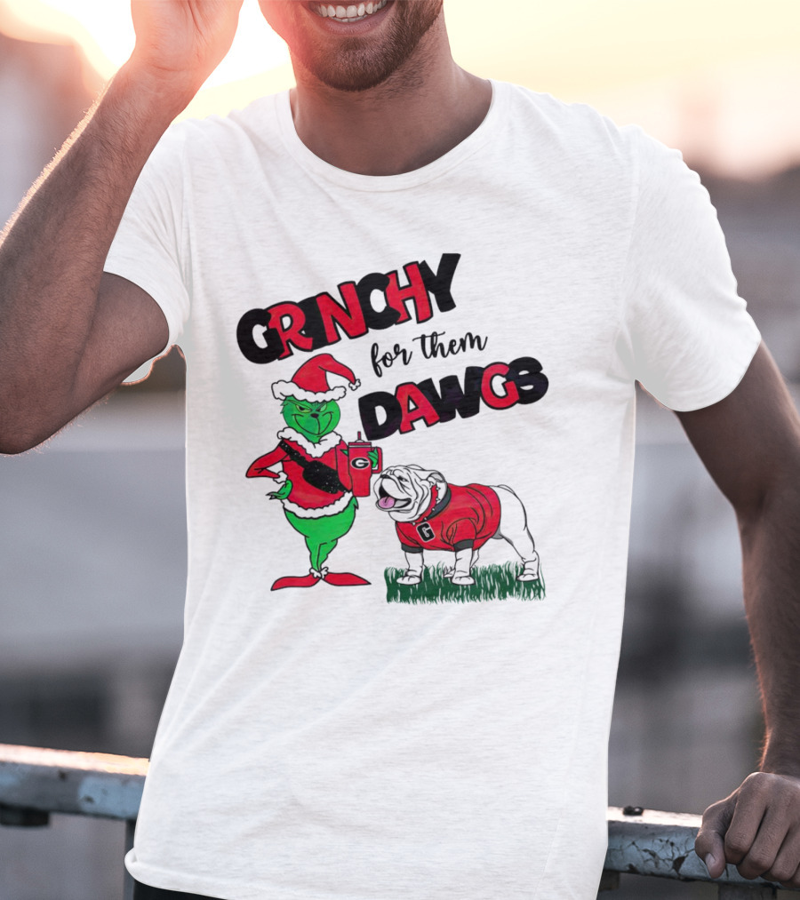 Grinchy For Them Dawgs Georgia Bulldogs Football Christmas Grinch Holding Drink And Bulldog Wearing Red T-Shirt