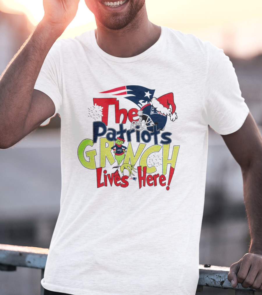 The New England Patriots Grinch Lives Here Christmas Santa Hat T-Shirt