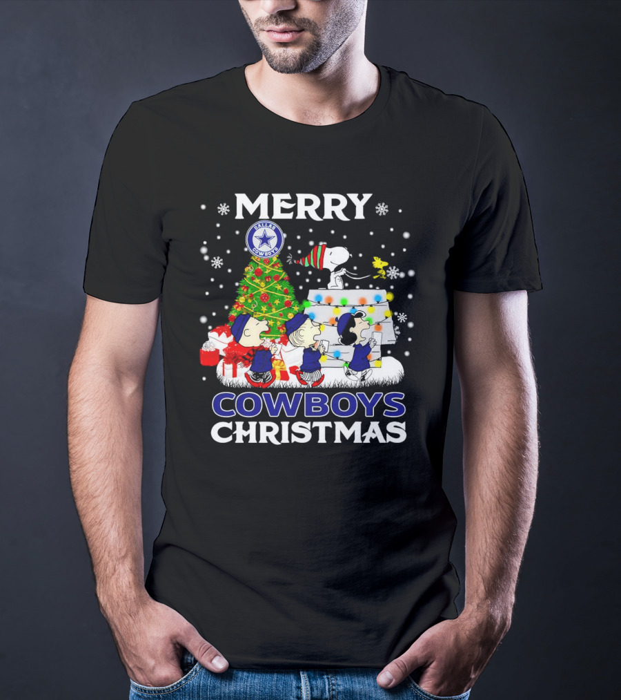 Merry Dallas Cowboys Peanuts Characters Christmas T-Shirt