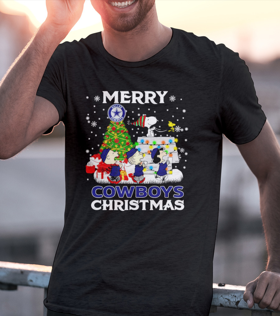 Merry Dallas Cowboys Peanuts Characters Christmas T-Shirt