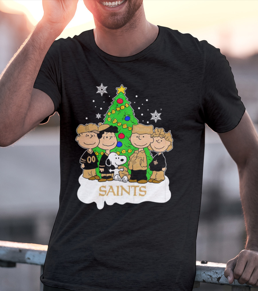 Peanuts Christmas New Orleans Saints Characters With Tree T-Shirt