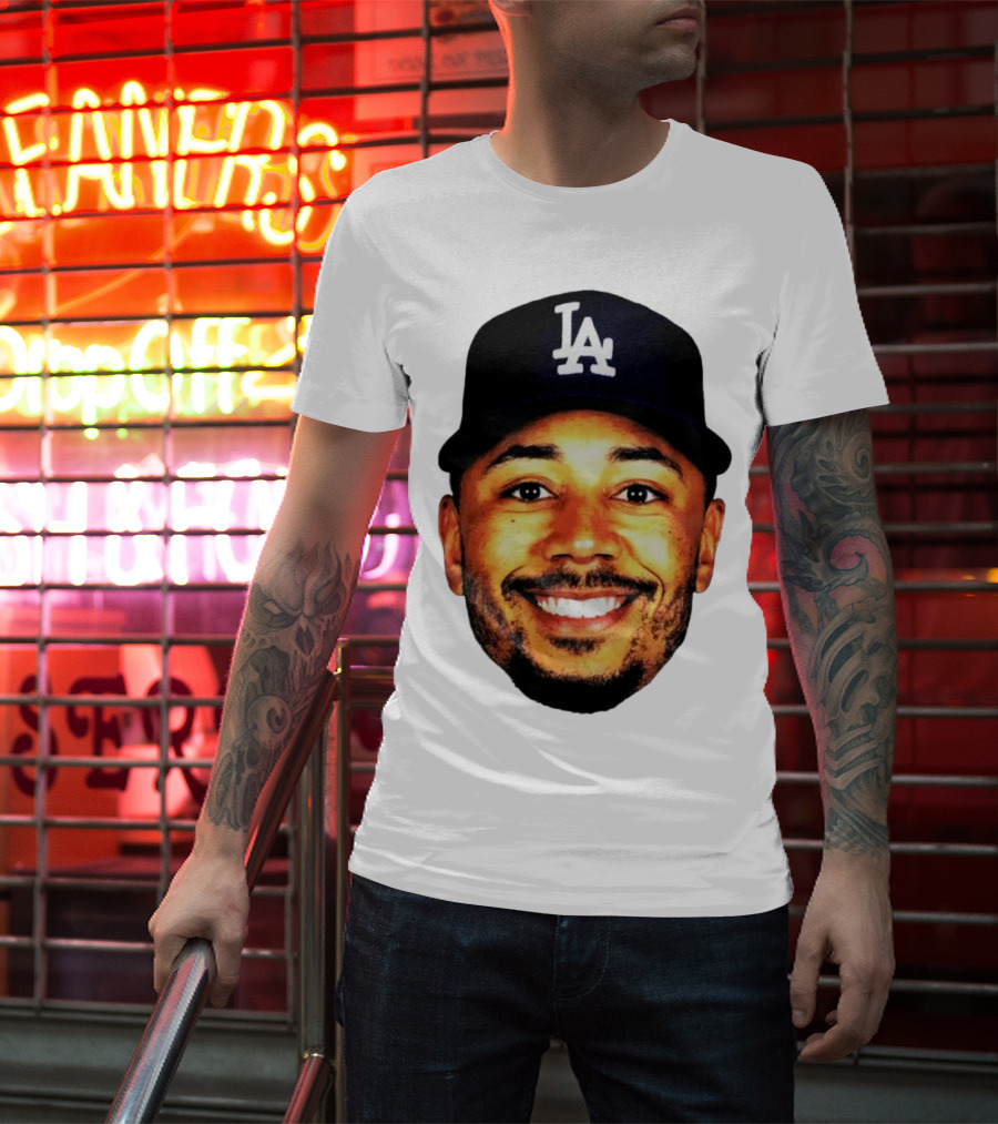 Mookie Betts Los Angeles Dodgers LA Cap Big Face T-Shirt
