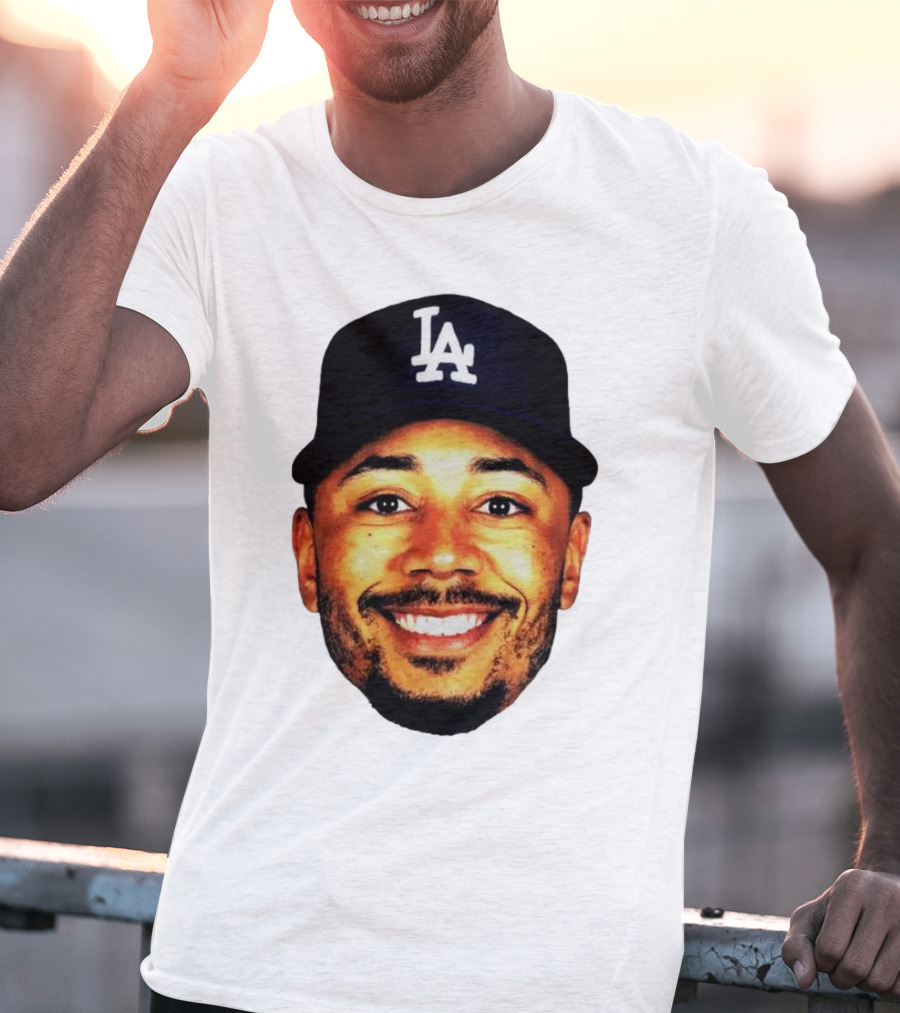 Mookie Betts Los Angeles Dodgers LA Cap Big Face T-Shirt