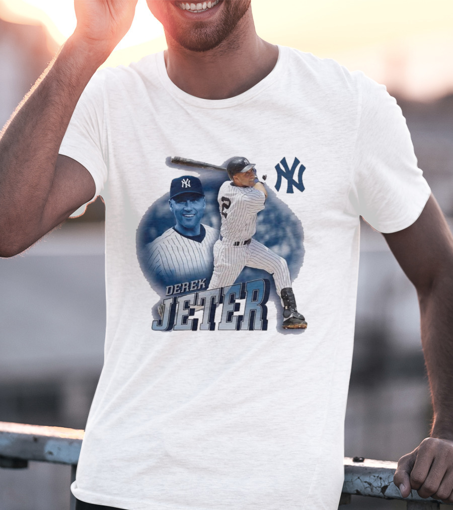 Derek Jeter New York Yankees Swing Baseball Legend T-Shirt