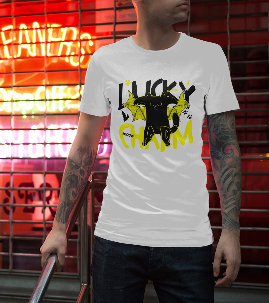 Lucky Charm Booo Meoow Bat Cat Halloween Paws T-Shirt