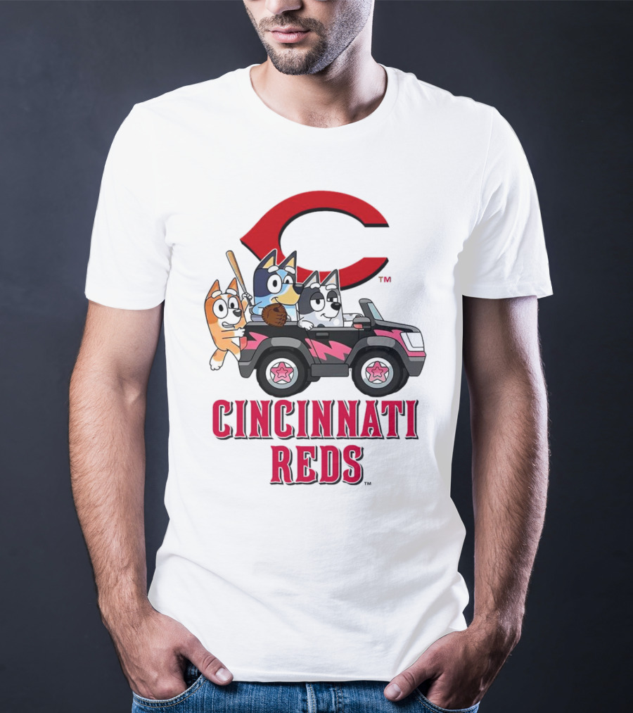 Cincinnati Reds Bandit Chilli Aunt Trixie Heeler Jeep T-Shirt
