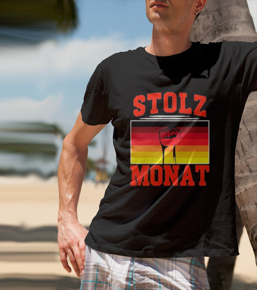 Stolz Monat Fist With German Flag Colors T-Shirt