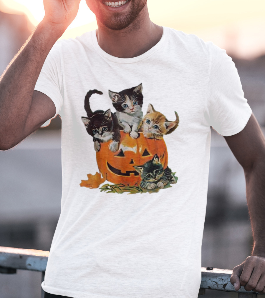 Vintage 90s Cat Pumpkin Halloween Spooky Season T-Shirt
