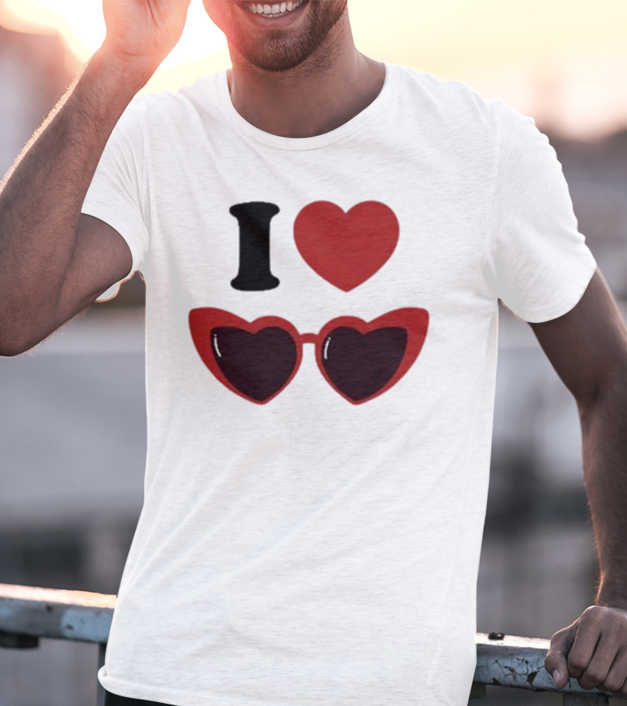 Chiara Oliver Camiseta I Love Chiara Heart Sunglasses T-Shirt
