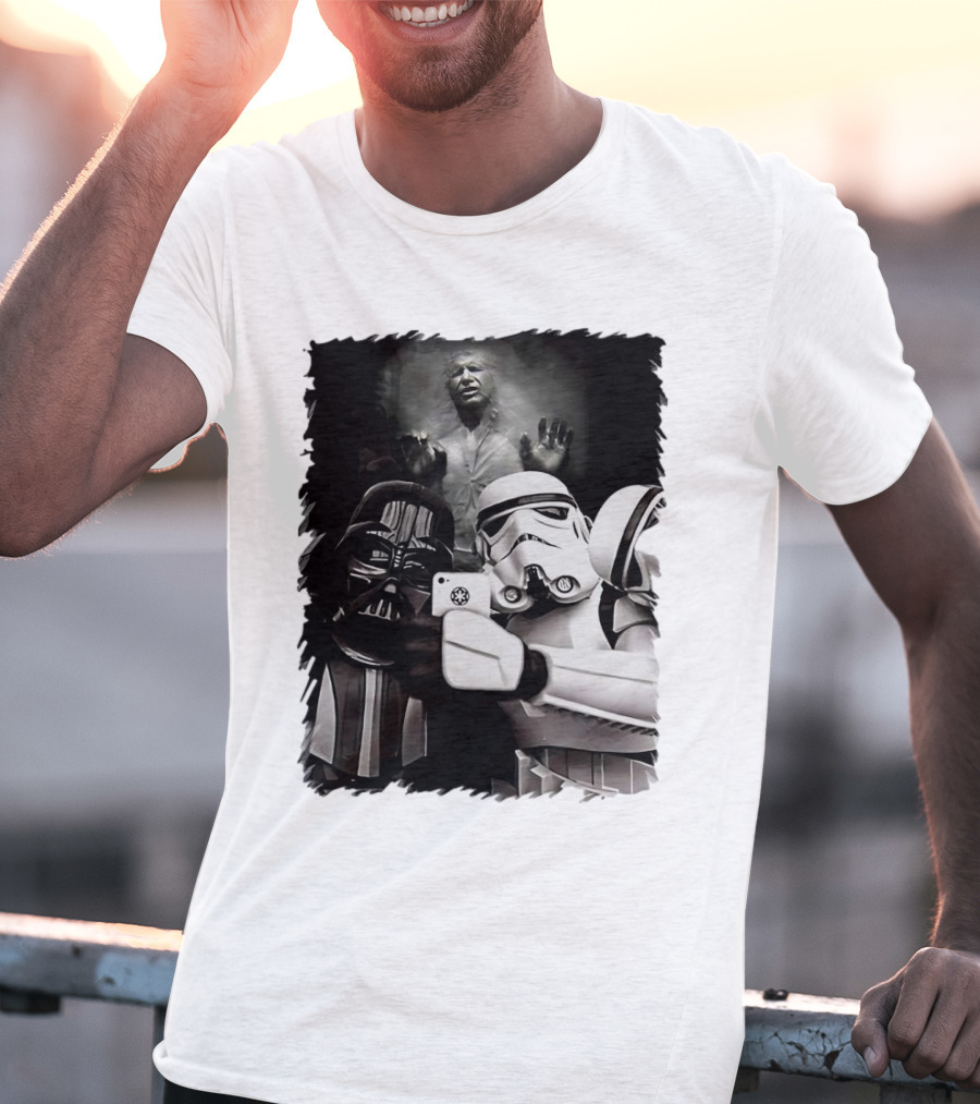 Star Wars Darth Vader And Stormtrooper Taking Selfie With Han Solo Frozen In Carbonite T-Shirt