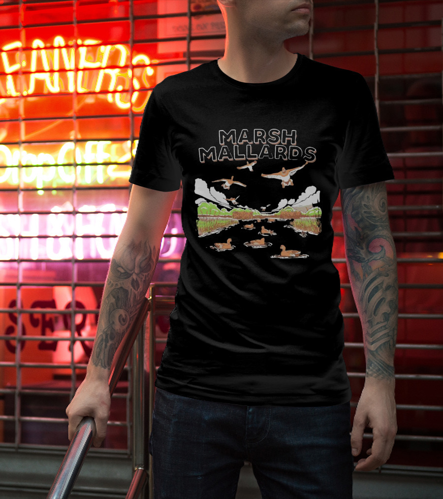 MARSH MALLARDS HUNTING DUCK SCENE JUMBO ANIMALS T-Shirt