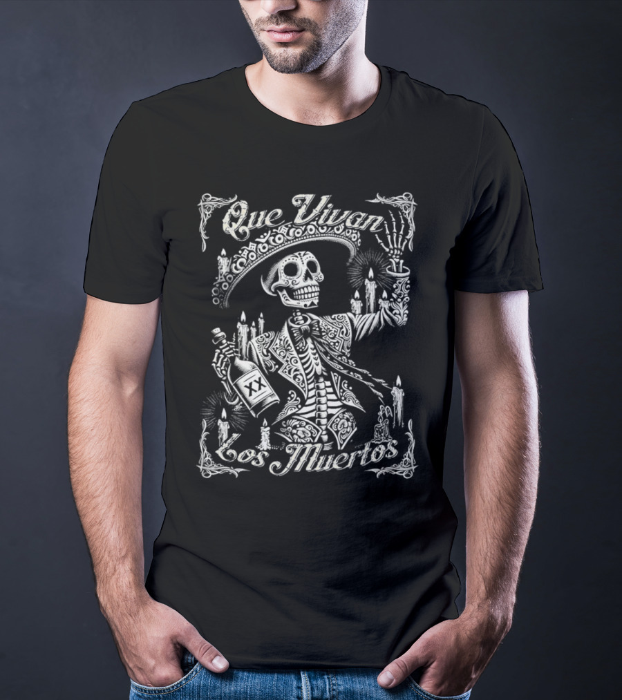 Que Vivan Los Muertos Dia De Los Muertos Cantina Skeleton Sombrero Candle Bottle T-Shirt