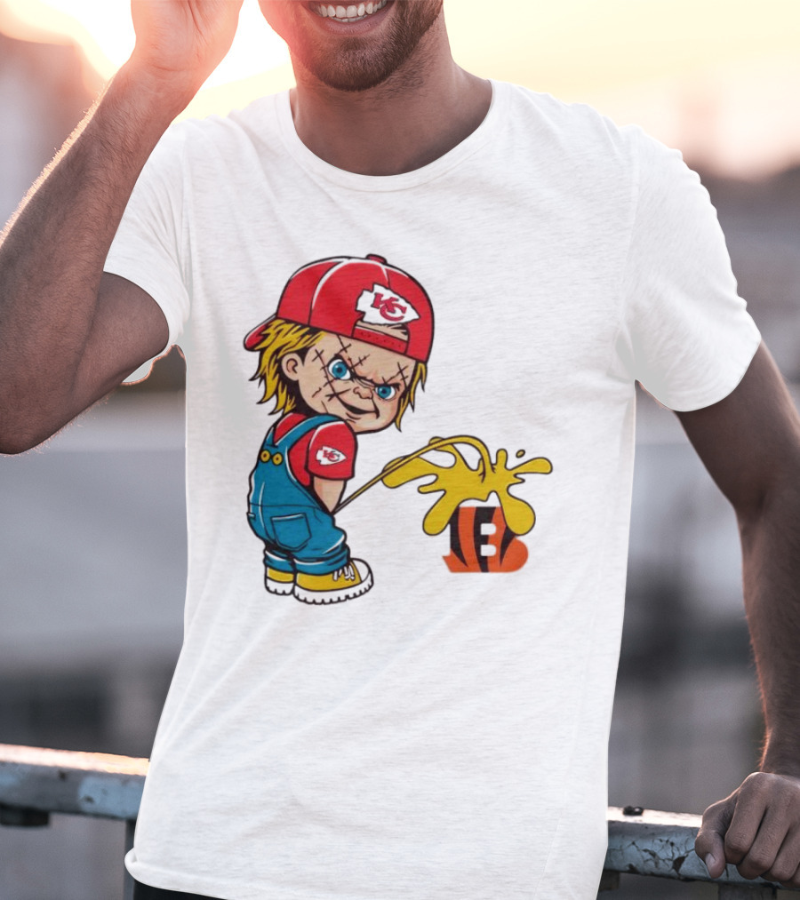 Kansas City Chiefs Chucky Pissing On Cincinnati Bengals T-Shirt