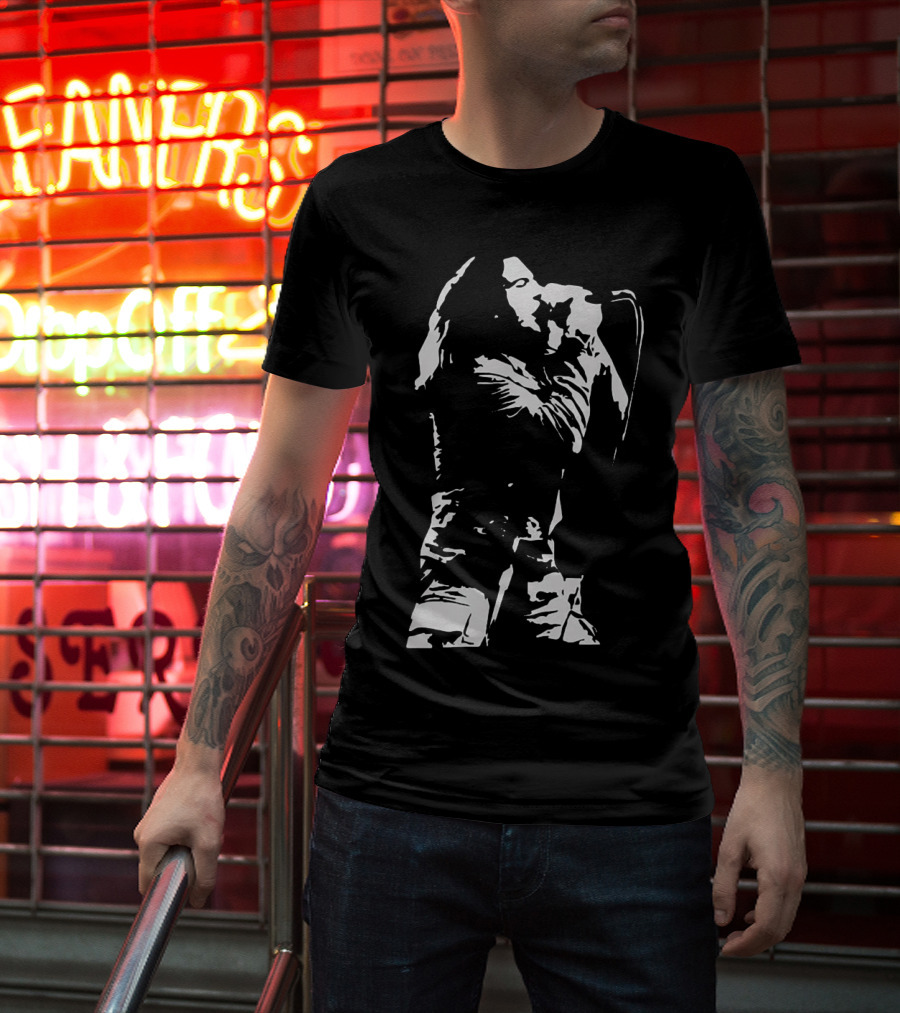 Eddie Vedder Pearl Jam Mic Performance T-Shirt