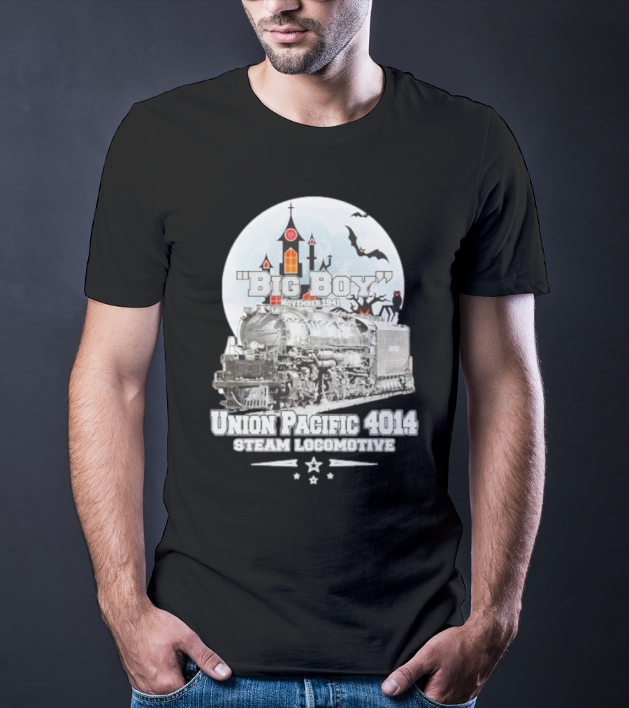 Big Boy Union Pacific 4014 Steam Locomotive November 1941 Haunted Castle And Bats T-Shirt
