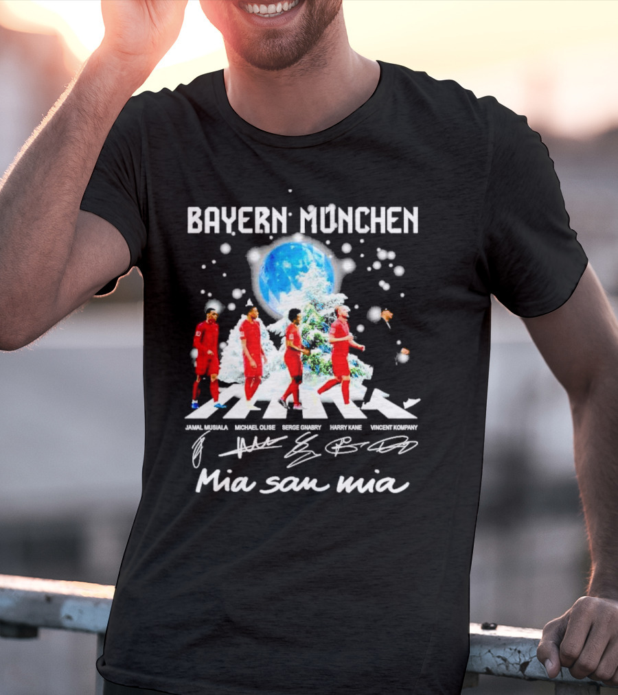 Bayern München Mia San Mia Abbey Road Jamal Musiala Michael Olise Serge Gnabry Harry Kane Vincent Kompany Christmas T-Shirt