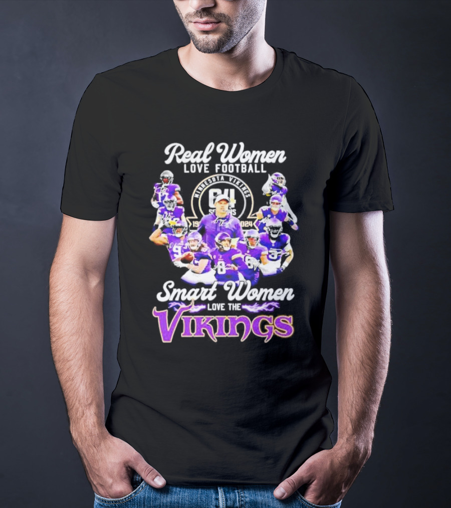 Real Women Love Football Smart Women Love The Minnesota Vikings Players Signatures T-Shirt