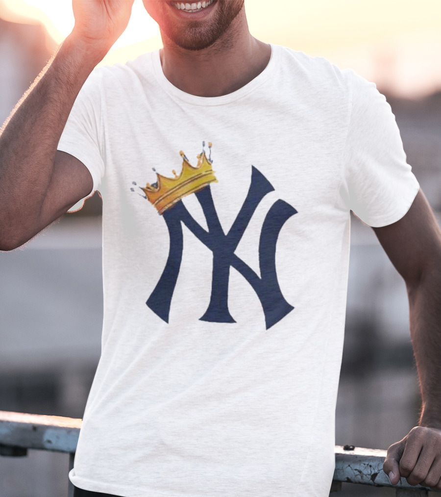 New York Yankees Logo With Crowned King Emblem T-Shirt