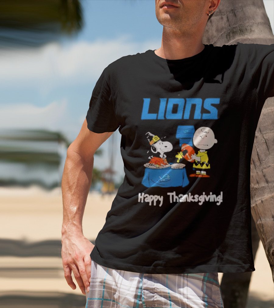 Lions Peanuts Charlie Brown Snoopy Happy Thanksgiving Football Feast T-Shirt