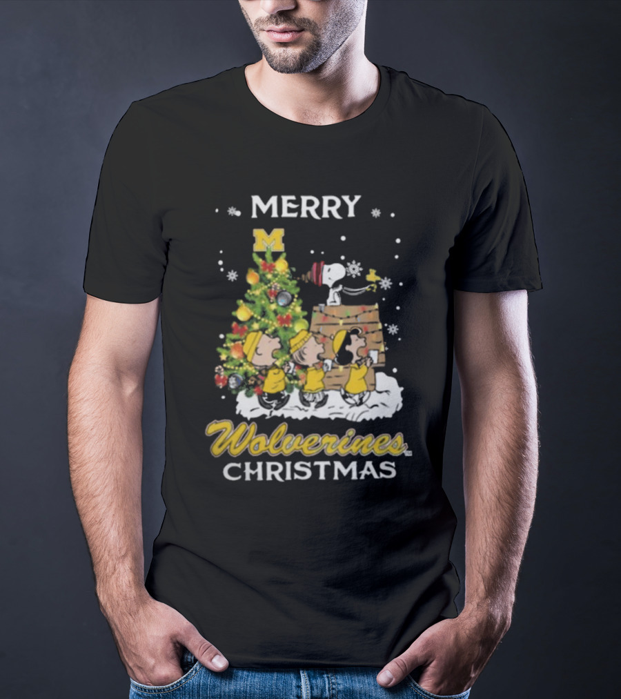 Merry Michigan Wolverines Snoopy And Friends Christmas T-Shirt