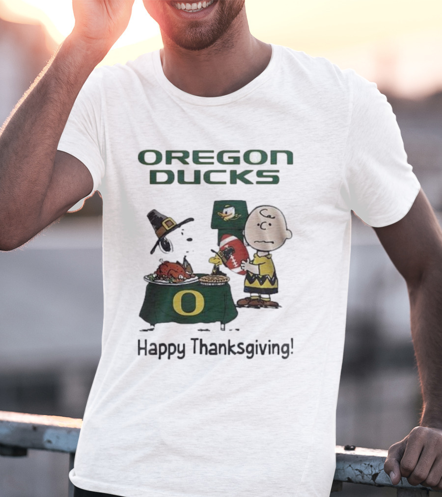 Oregon Ducks Peanuts Happy Thanksgiving Football T-Shirt