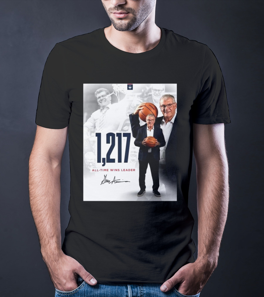 1,217 All-Time Wins Leader Geno Auriemma Signature Image T-Shirt