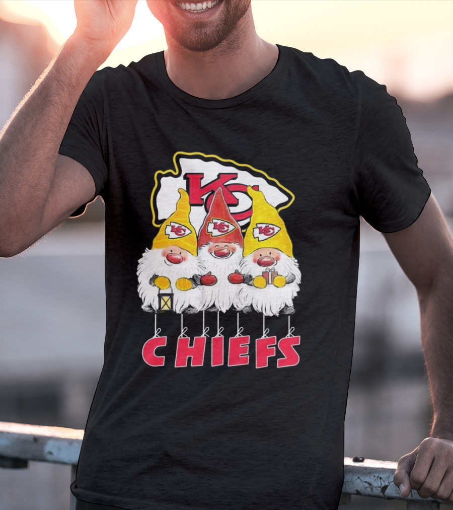 Kansas City Chiefs Gnomes Christmas Chiefs T-Shirt