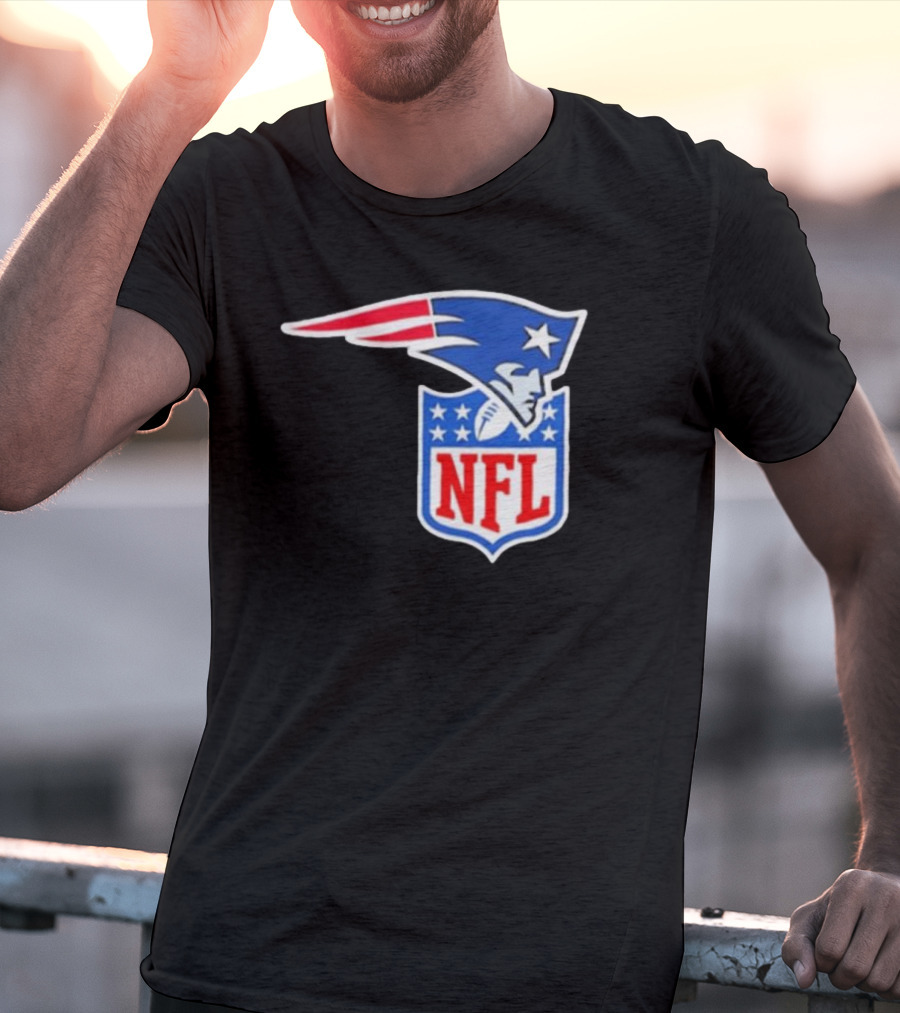 New England Patriots NFL Shield Logo Mashup T-Shirt