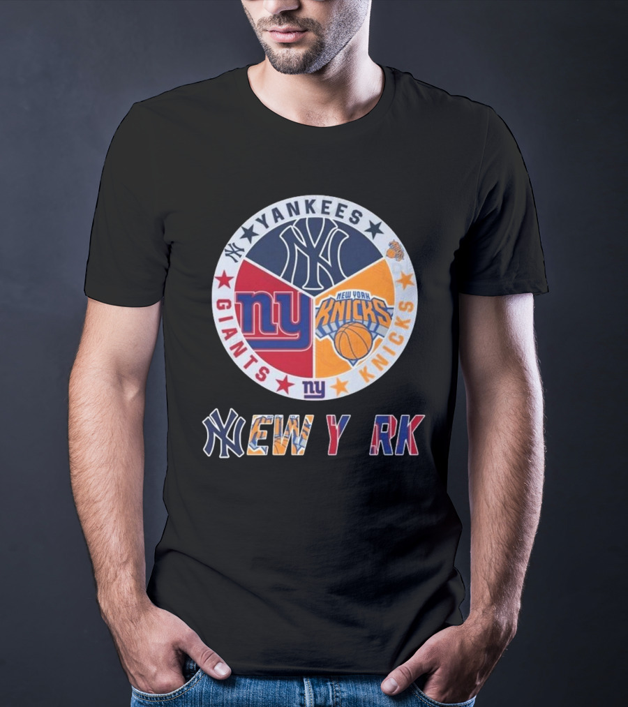 New York Yankees Giants Knicks Circle Yankees Giants Knicks New York T-Shirt