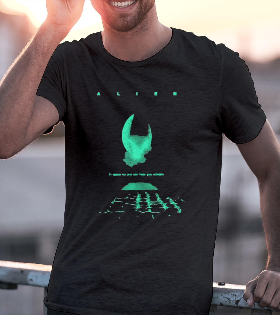 Alien Classic Glow In The Dark In Space No One Can Hear You Scream T-Shirt