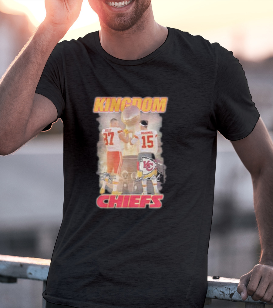 Chiefs Kingdom Travis Kelce Patrick Mahomes Trophy Celebration T-Shirt