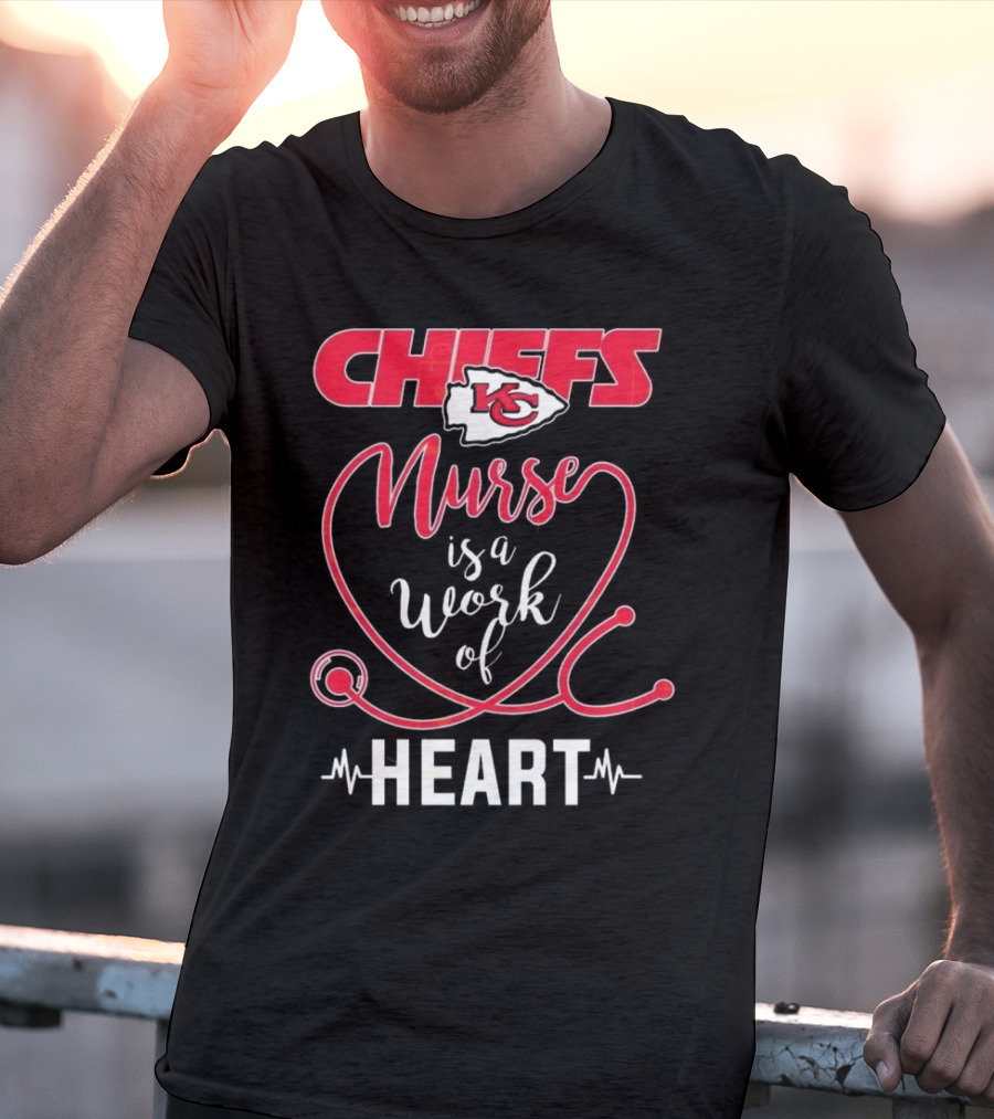 Kansas City Chiefs Nurse Is A Work Of Heart With Arrowhead Logo And Stethoscope Design T-Shirt