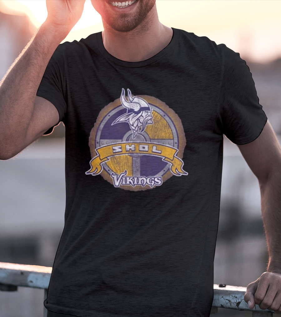 Minnesota Vikings Skol Shield Logo Vintage Emblem T-Shirt