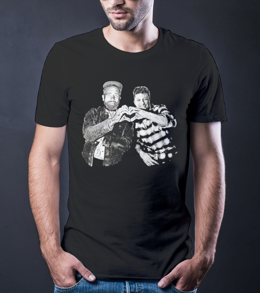 Nice Travis Kelce Hand Love Patrick Mahomes T-Shirt