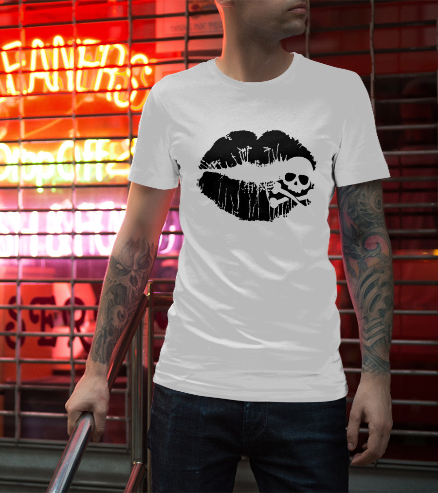 Skull Crossbones Lips Grunge T-Shirt