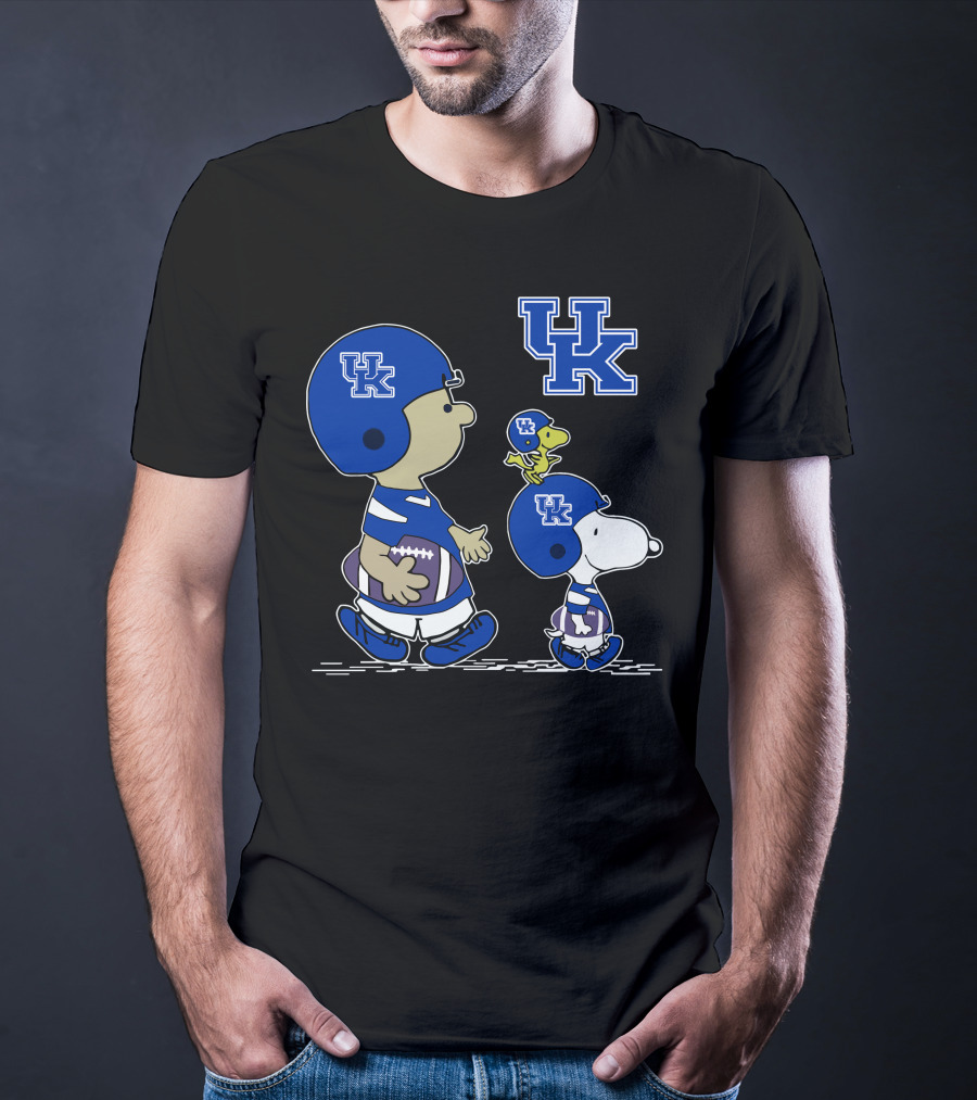 UK Wildcats Snoopy And Woodstock Football Helmets T-Shirt
