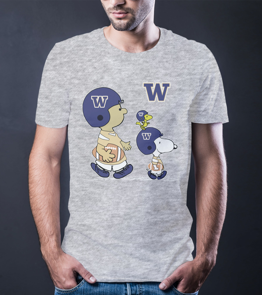 Washington Huskies Peanuts Snoopy Football Team T-Shirt