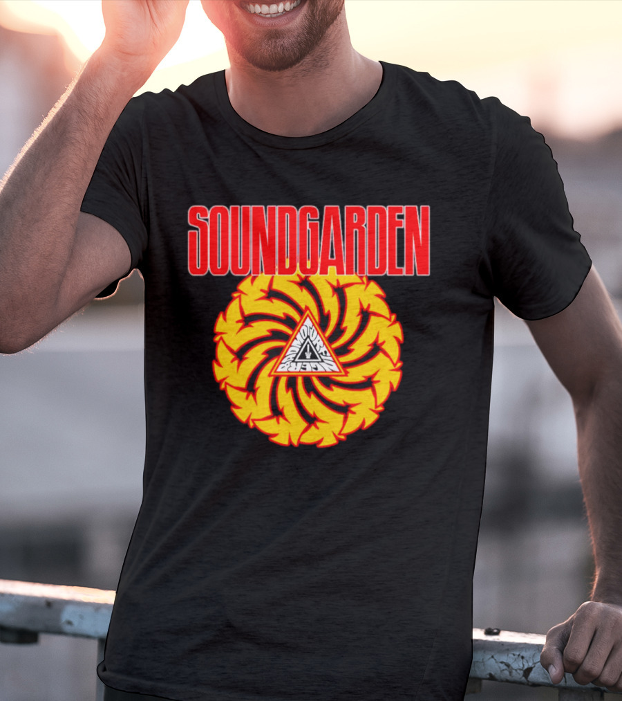 Soundgarden Badmotorfinger Album Cover Iconic Logo Spiral T-Shirt