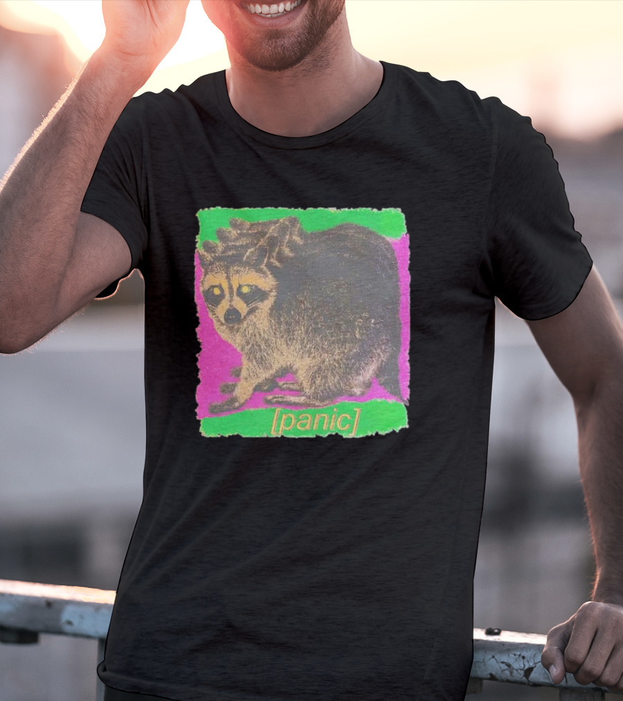 Raccoon [panic] Colorful Retro T-Shirt