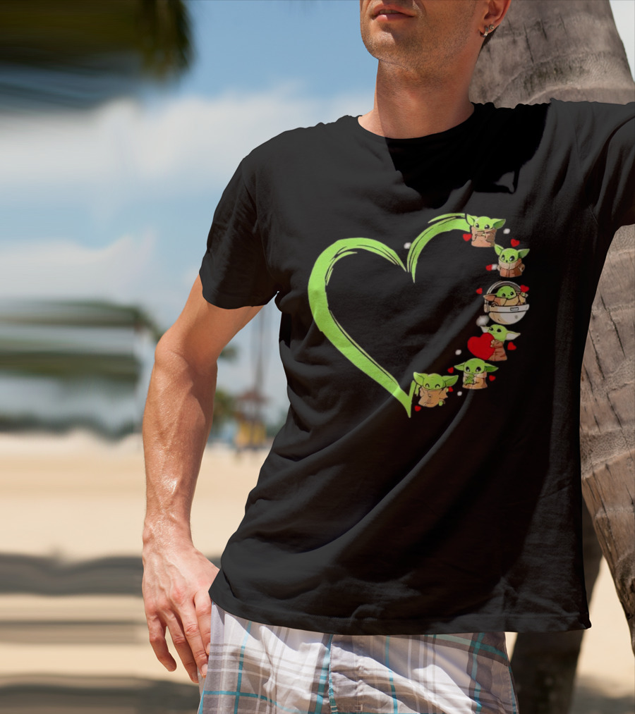 Baby Yoda Cute Heart Green Outline Mandalorian Grogu Love T-Shirt