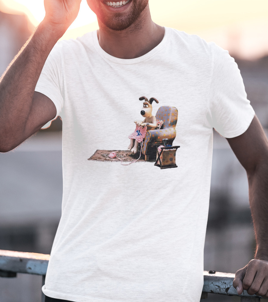 Wallace And Gromit Gromit Knitting In Armchair With Yarn Basket T-Shirt