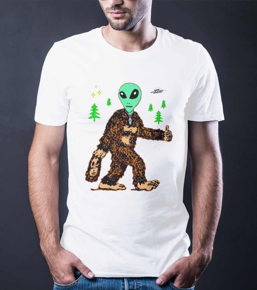 Alien Bigfoot Encounter Forest UFO Adventure T-Shirt