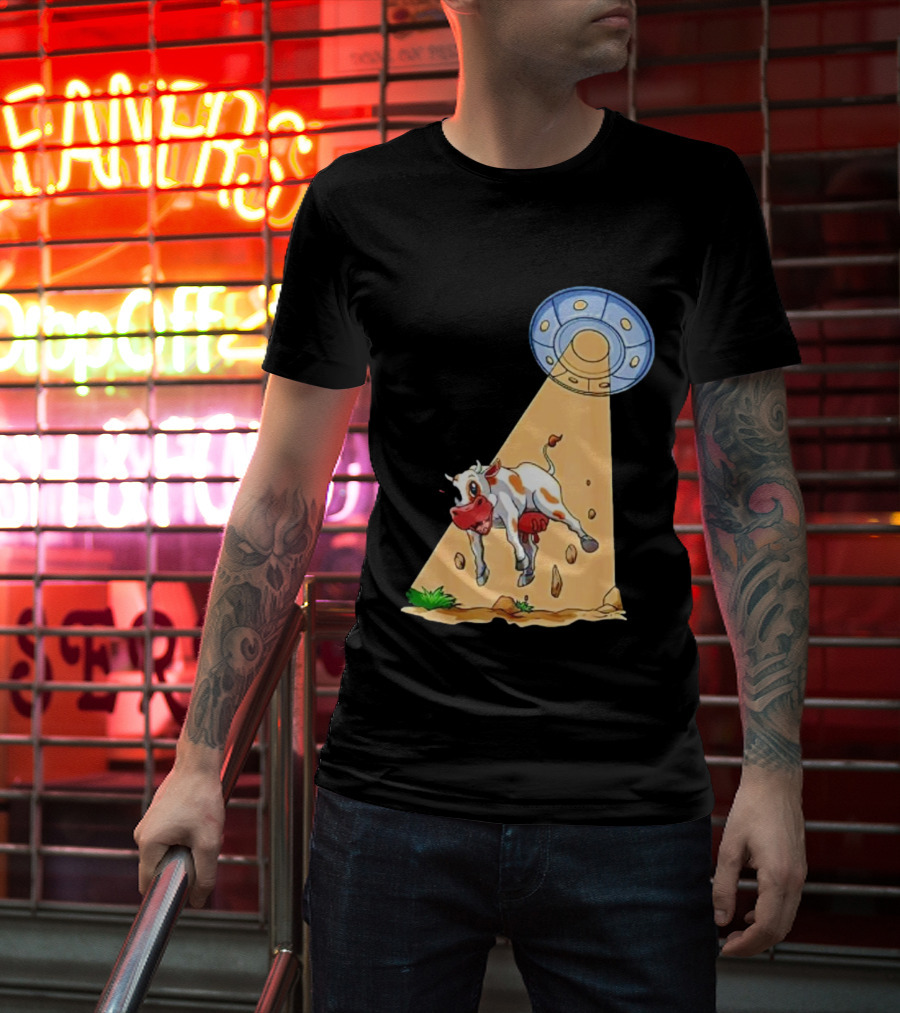 Cow Abduction UFO Alien Cow Abducted Beam Tractor T-Shirt