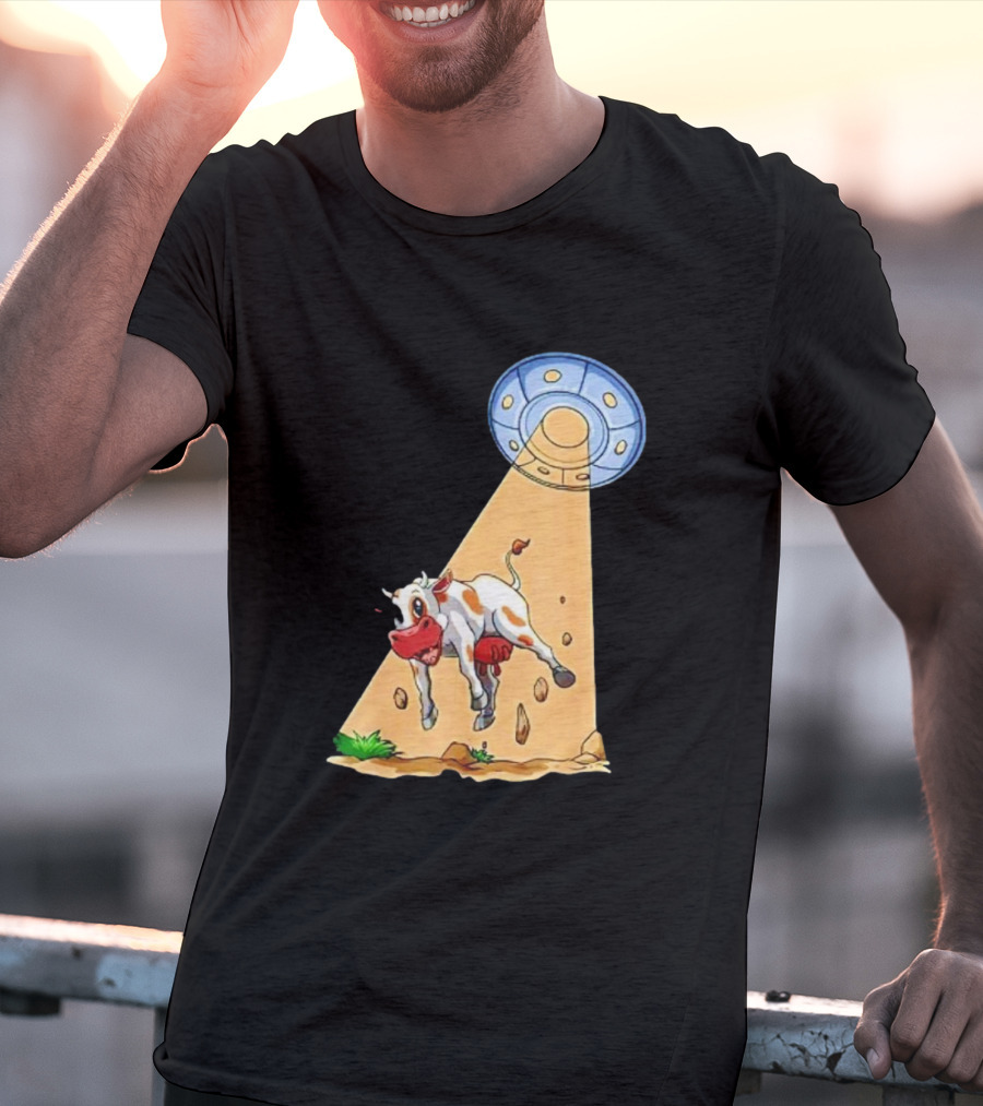 Cow Abduction UFO Alien Cow Abducted Beam Tractor T-Shirt