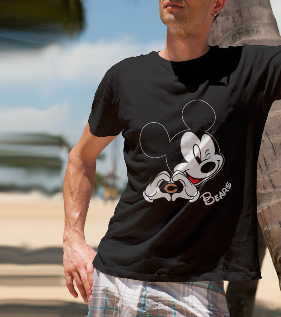 Mickey Heart Chicago Bears Fan T-Shirt