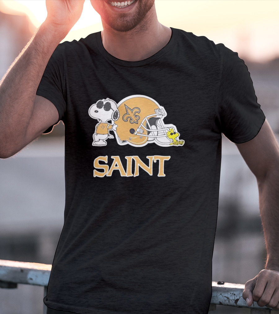 Snoopy Woodstock New Orleans Saints Helmet NFL Saint T-Shirt