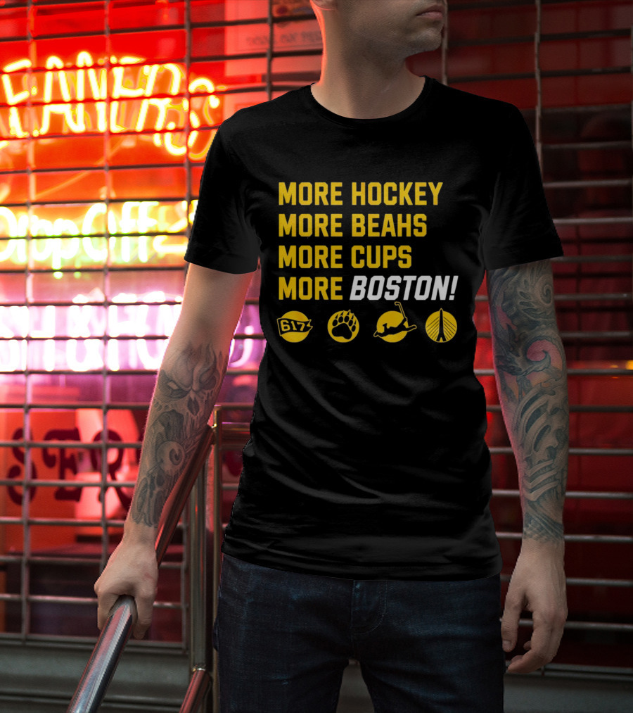 More Hockey More Beahs More Cups More Boston 617 Bear Claw Skater Bridge T-Shirt